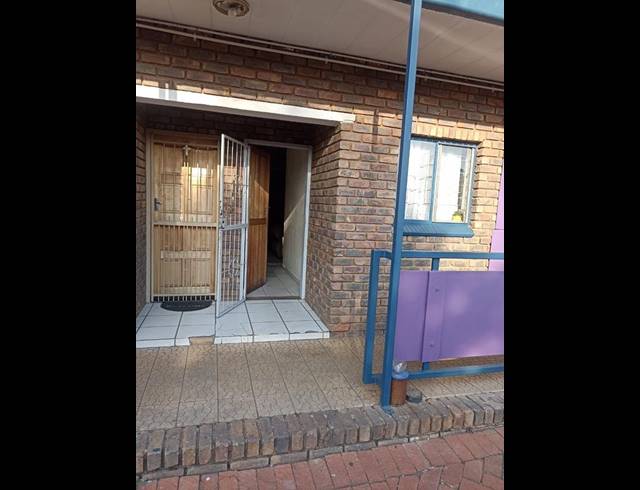 2 BEDROOM APARTMENT FOR SALE IN PRETORIA GARDENS